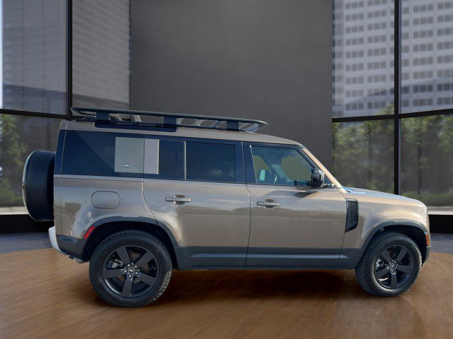 Used 2024 Land Rover Defender 110 S image 17