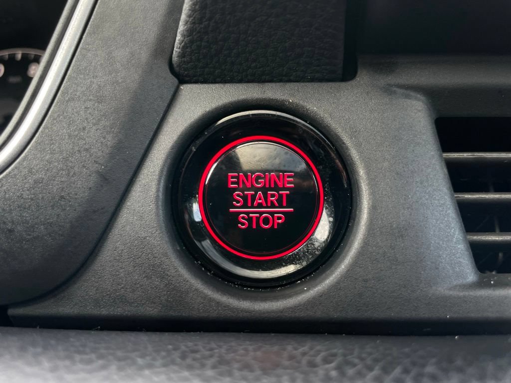 Certified 2025 Honda Pilot Touring image 22