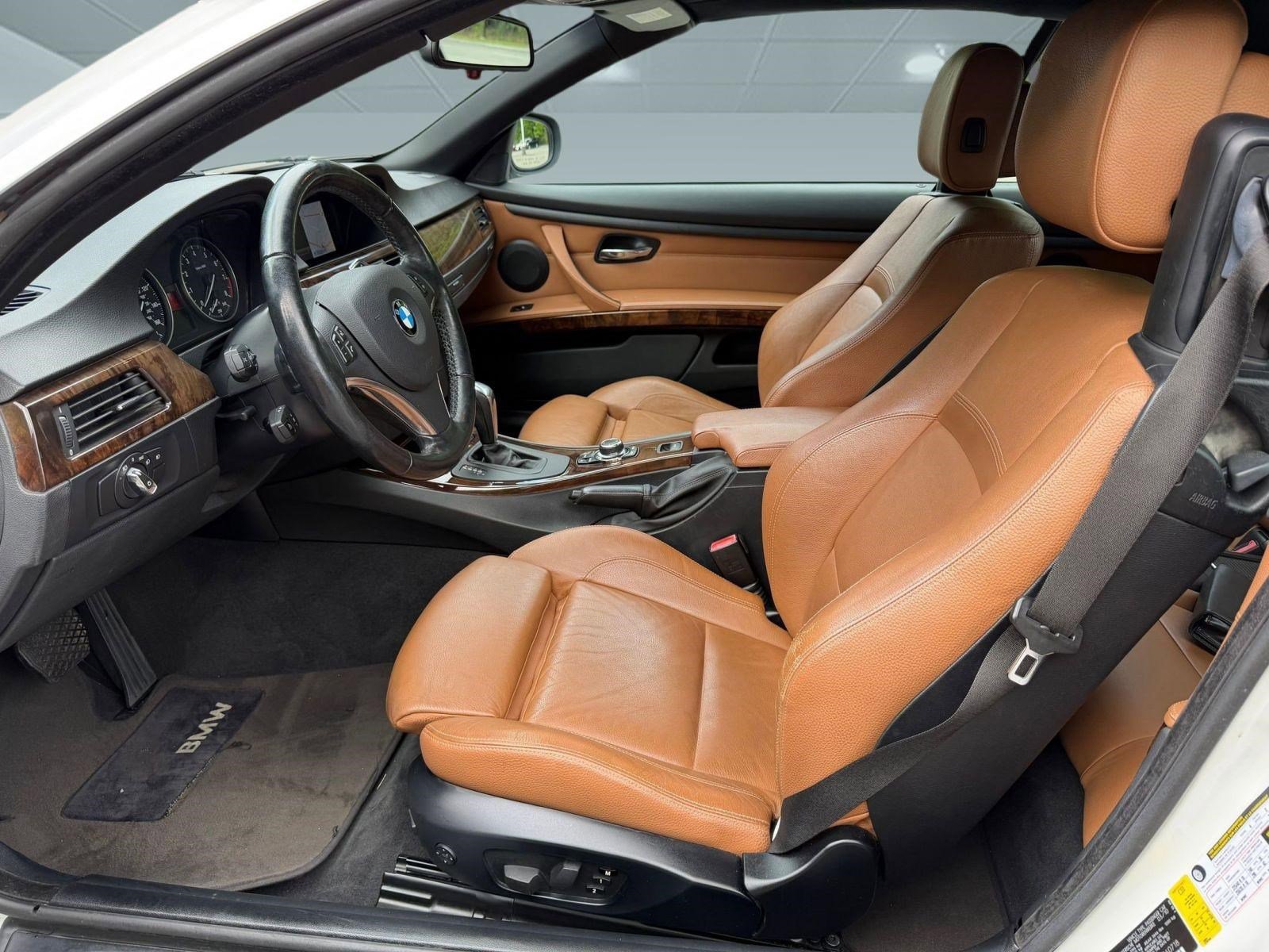 Used 2011 BMW 335i Convertible RWD image 5