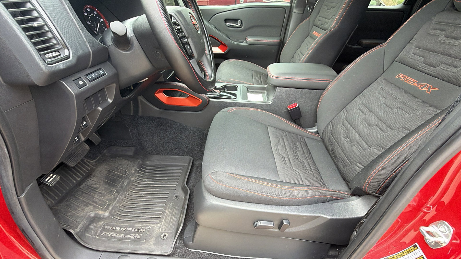 Used 2024 Nissan Frontier PRO-4X w/ Off-Road Protection Package image 16