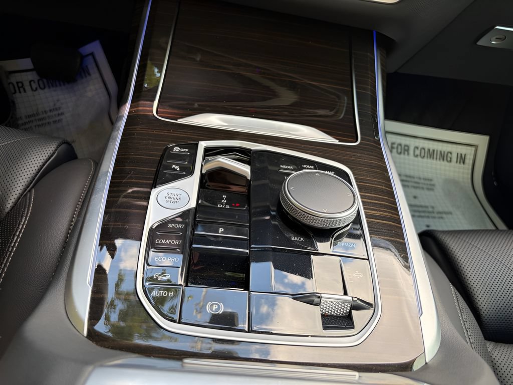 Used 2023 BMW X7 xDrive40i w/ Premium Package AWD/4WD image 31