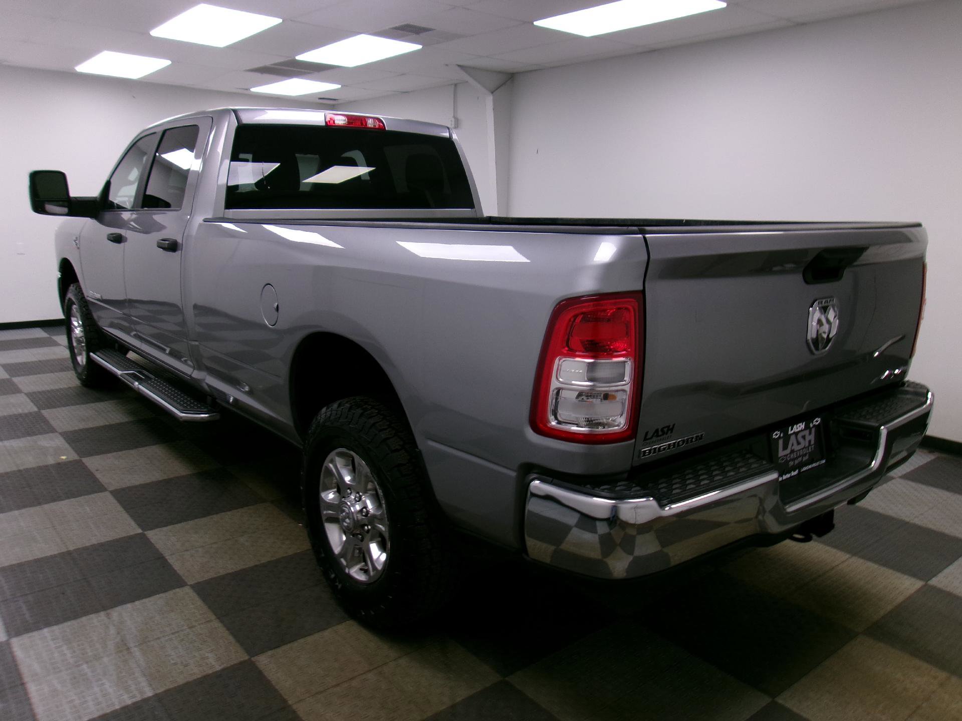 Used 2024 RAM 3500 Big Horn AWD/4WD image 2