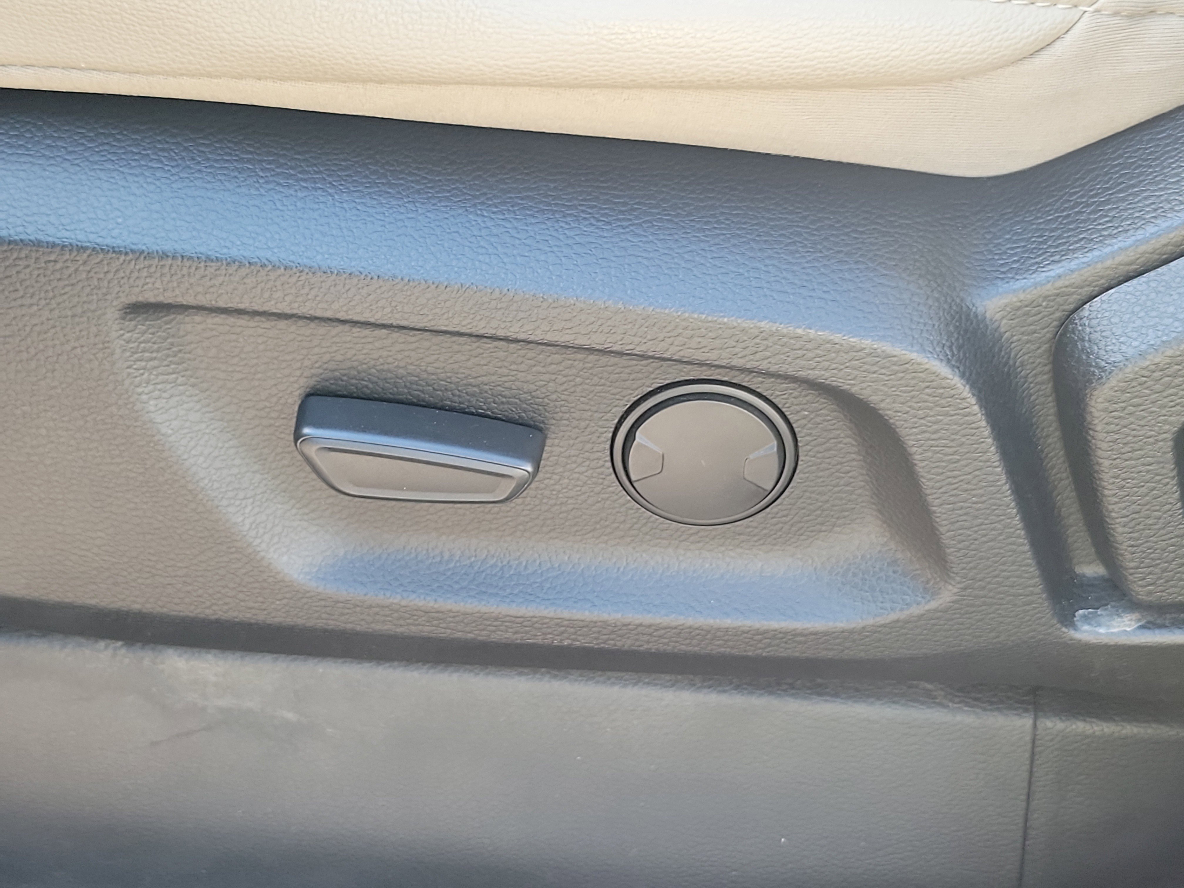 Used 2019 Ford Ranger Lariat w/ Equipment Group 501A Mid image 18