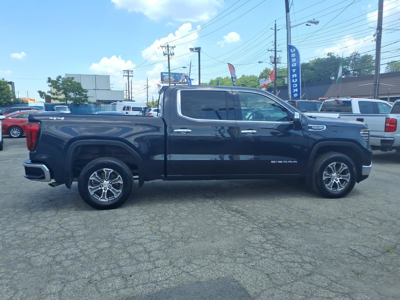 Used 2026 GMC Sierra 1500 SLT AWD/4WD image 8