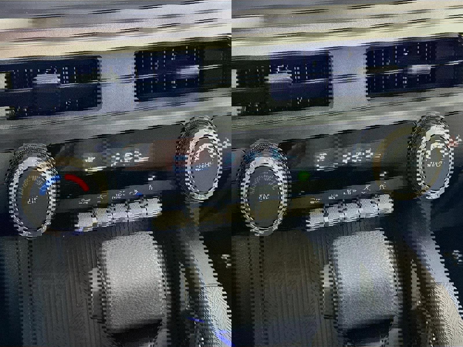 Used 2025 Toyota 4Runner SR5 image 17