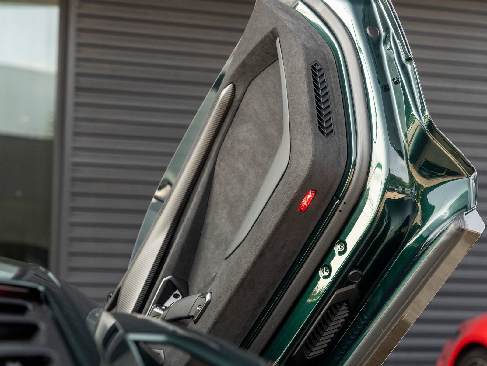 Used 2025 Lamborghini Revuelto AWD/4WD image 38