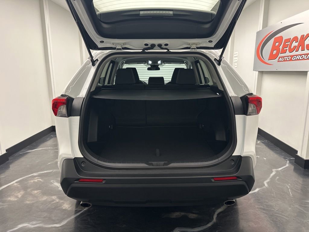 Used 2022 Toyota RAV4 XLE image 25