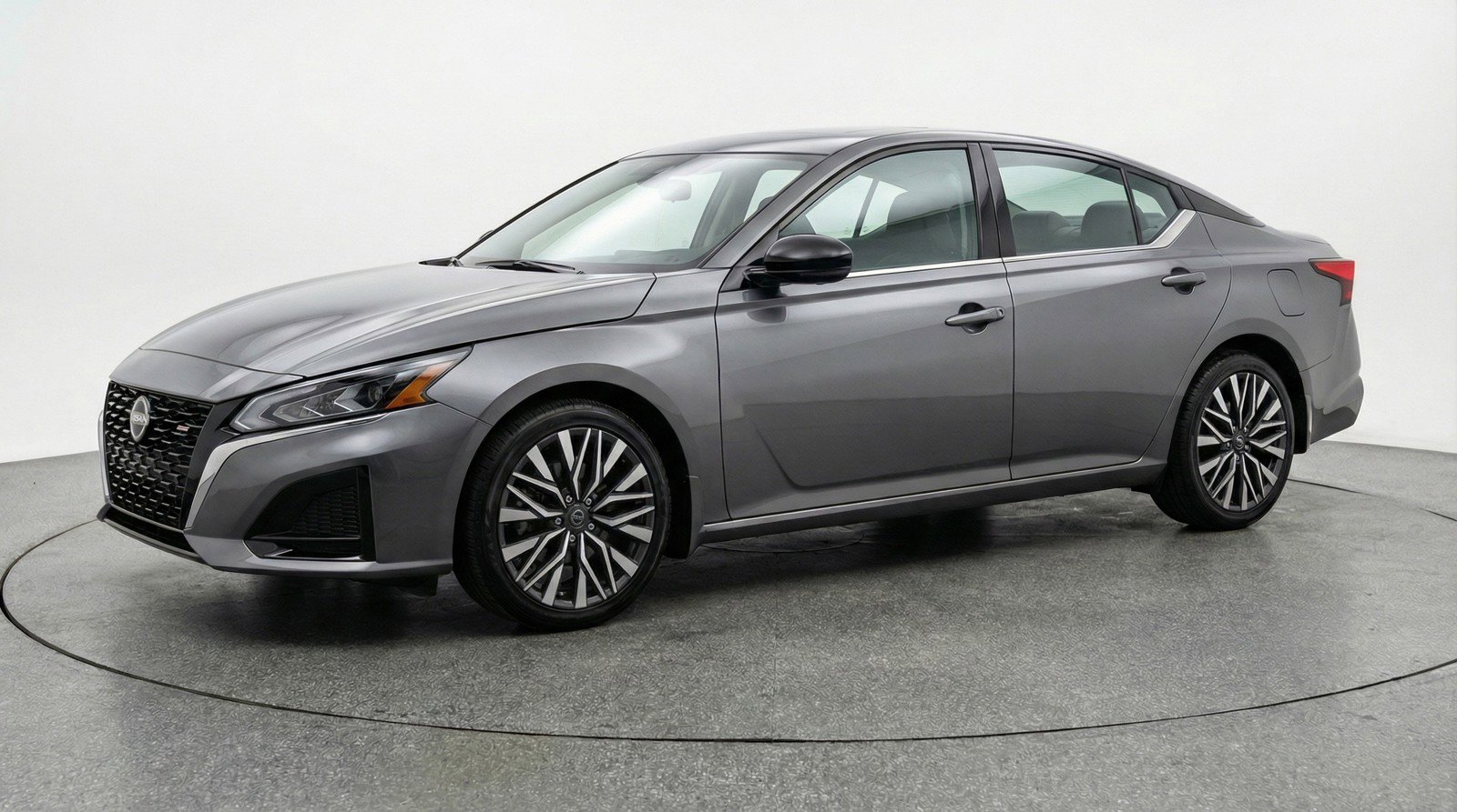 Used 2025 Nissan Altima 2.5 SV FWD image 3