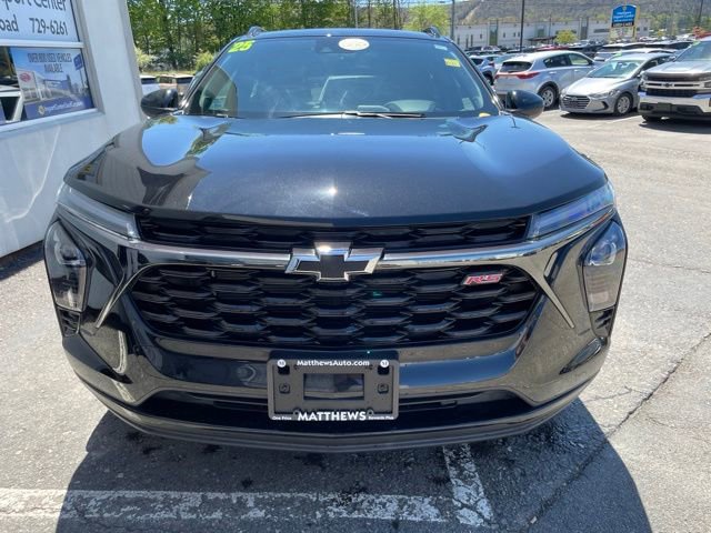 Used 2025 Chevrolet Trax RS w/ Driver Confidence Package FWD image 7