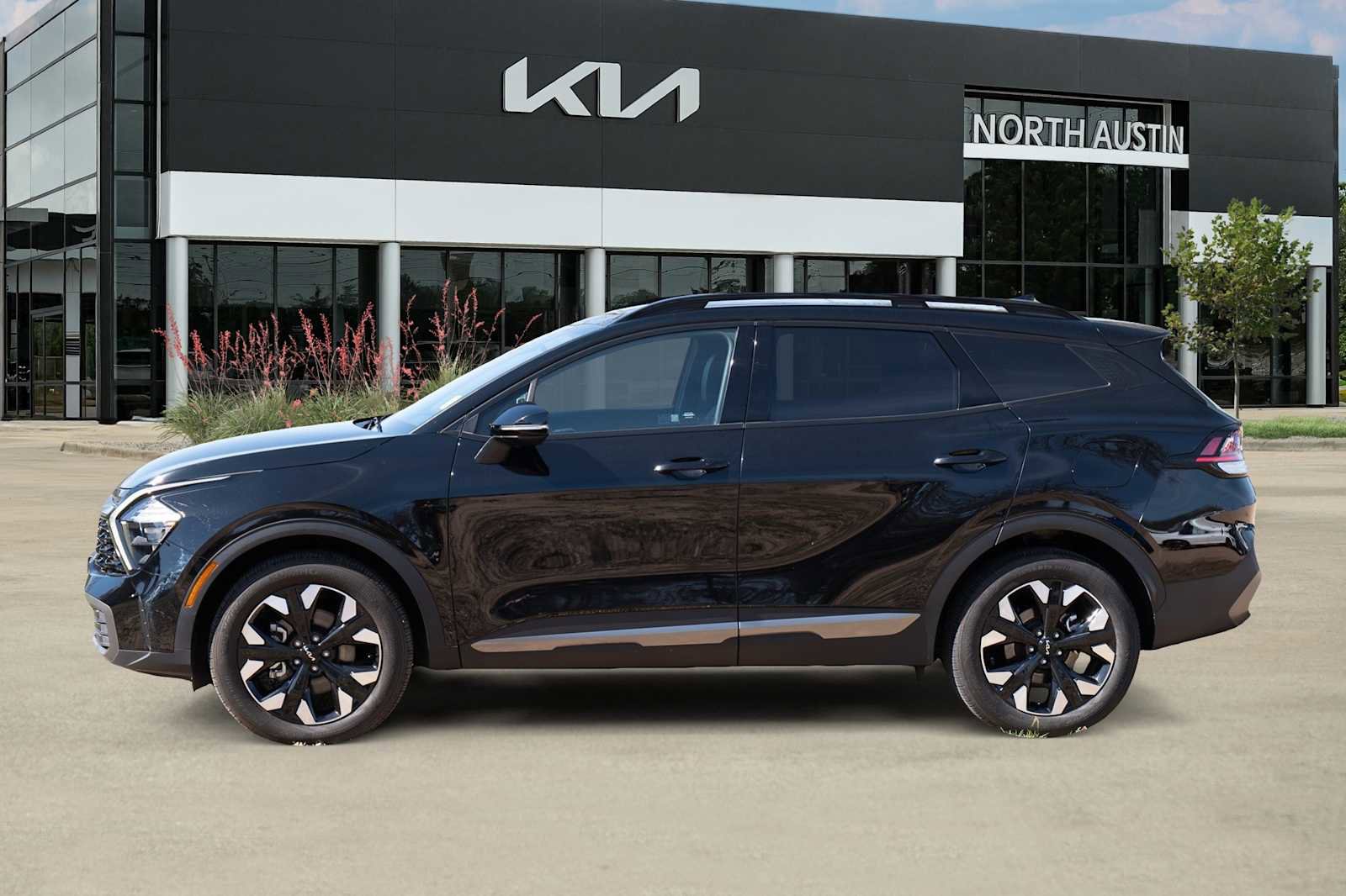 Certified 2023 Kia Sportage X-Line w/ X-Line Premium Package image 4