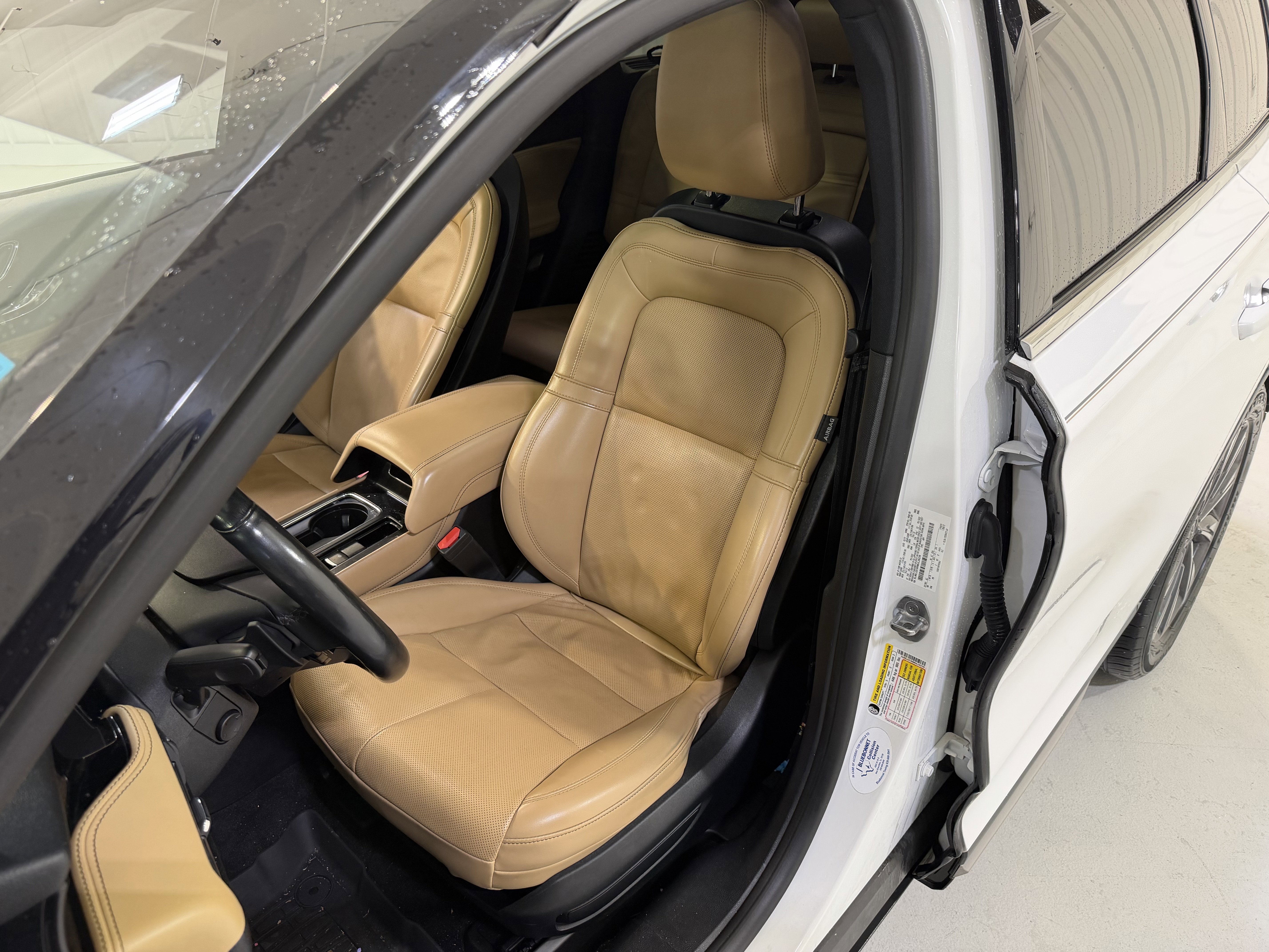 Used 2021 Lincoln Corsair Reserve w/ Equipment Group 201A FWD image 11