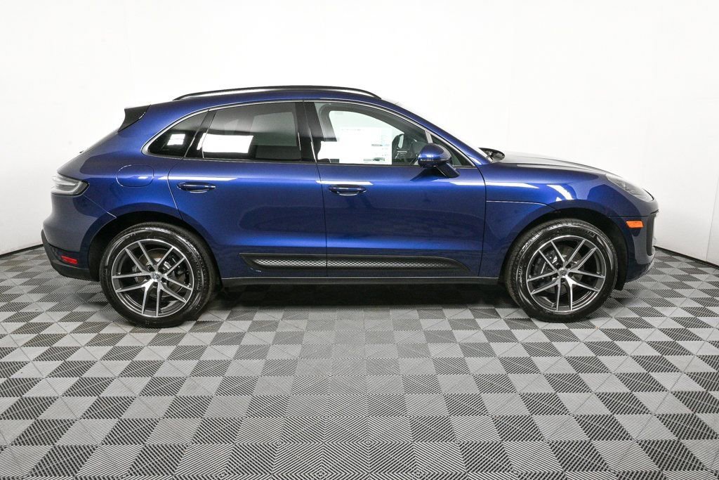 Certified 2025 Porsche Macan image 27