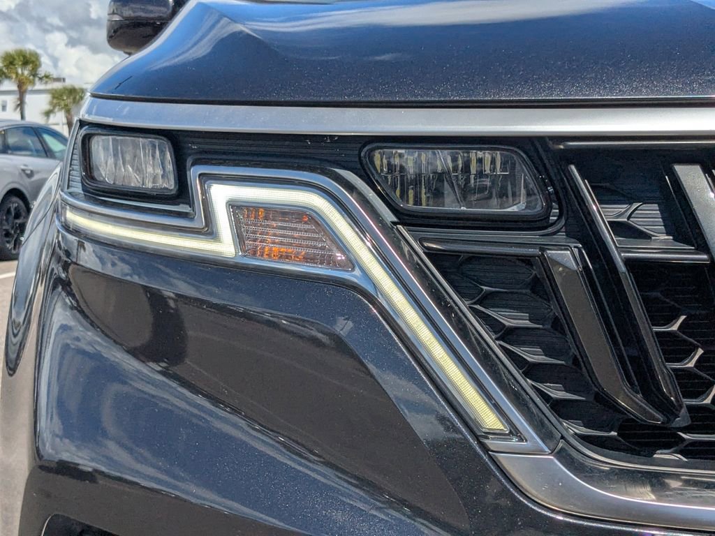 Used 2024 Kia Carnival LX image 9