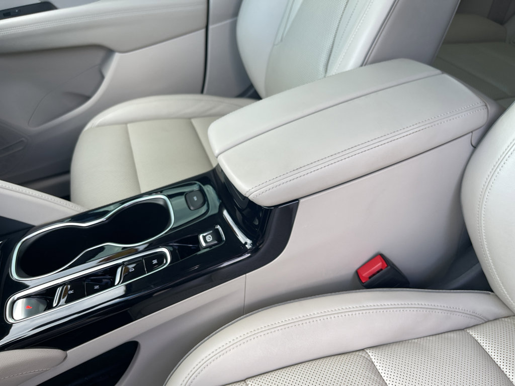 Used 2021 Buick Envision Essence image 17