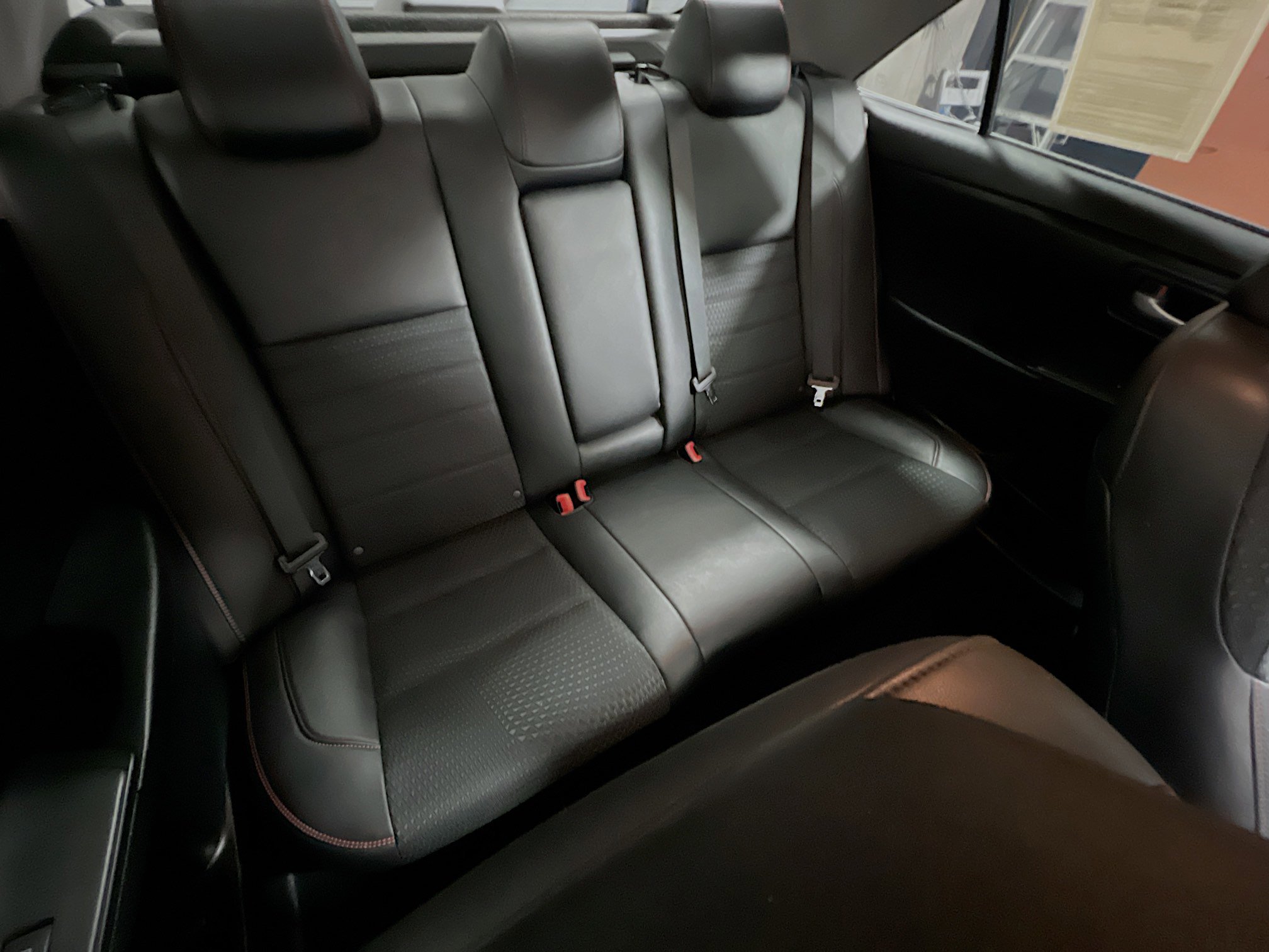 Used 2015 Toyota Camry SE FWD image 33