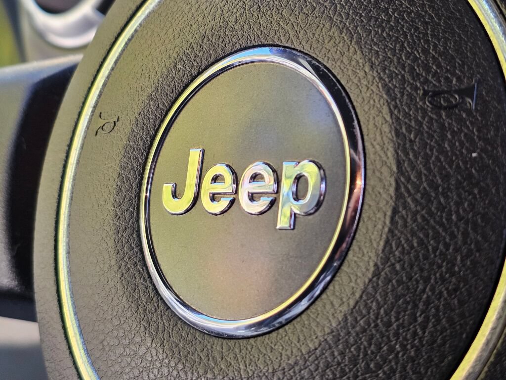 Used 2015 Jeep Wrangler Unlimited Rubicon AWD/4WD image 21