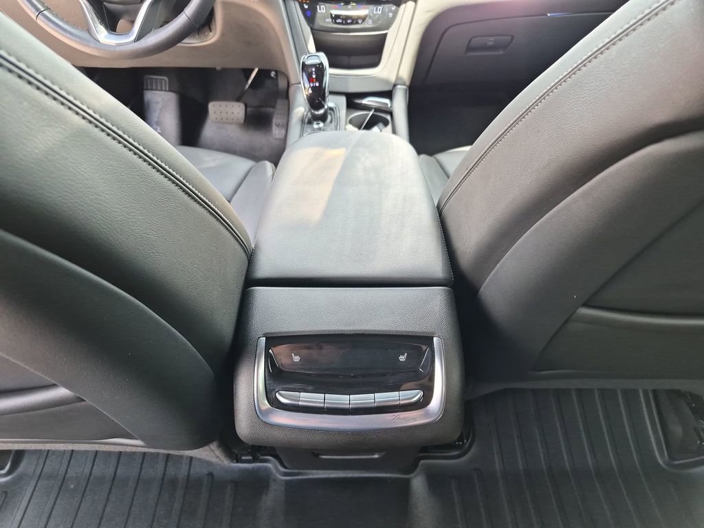 Used 2023 Cadillac XT6 Premium Luxury w/ Technology Package FWD image 32