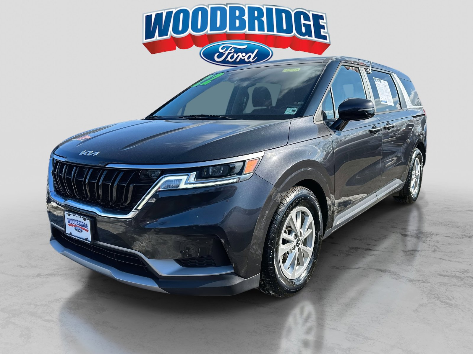 Used 2022 Kia Carnival LX image 2