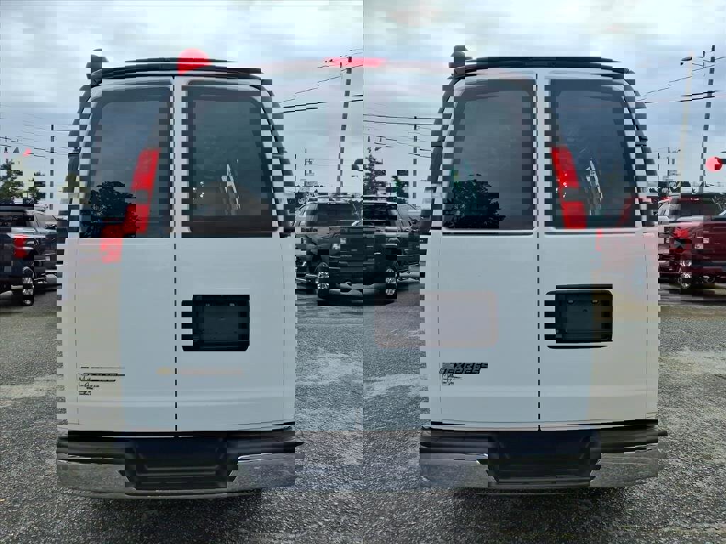 Used 2024 Chevrolet Express 2500 w/ Driver Convenience Package image 3