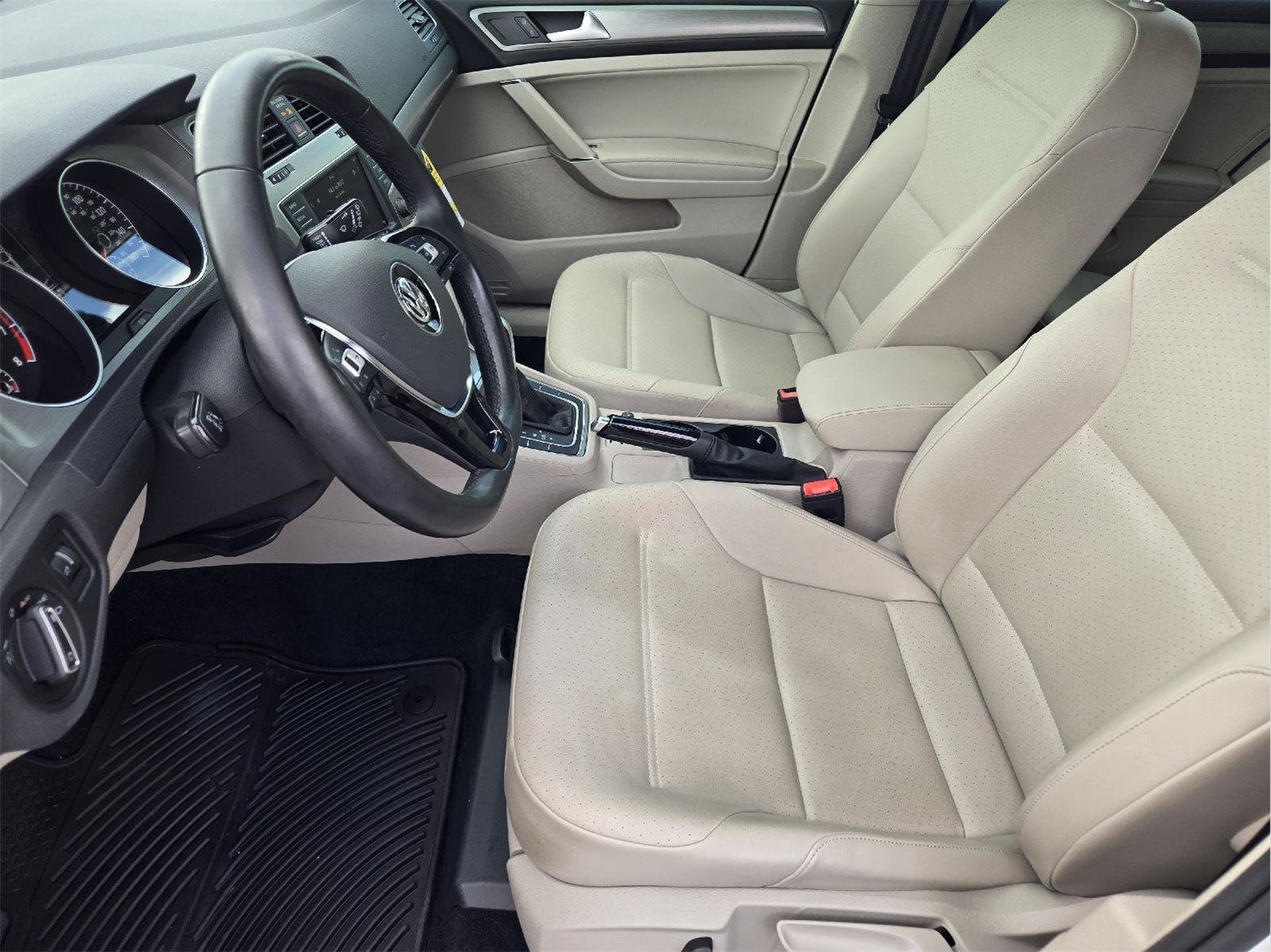Used 2017 Volkswagen Golf SE FWD image 12
