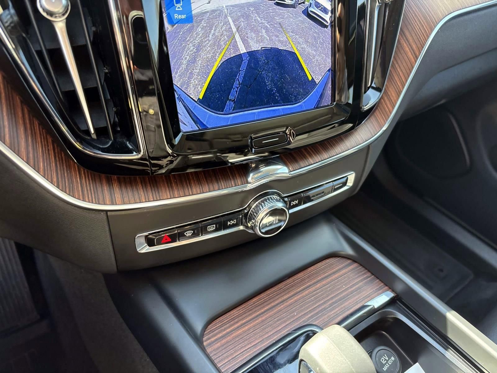 Used 2023 Volvo XC60 B5 Plus w/ Climate Package image 21