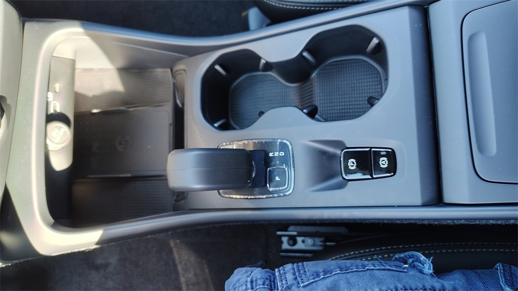 New 2026 Volvo XC40 B5 Core w/ Climate Package image 22