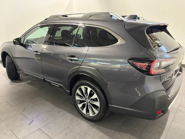 Used 2023 Subaru Outback Touring AWD/4WD image 3