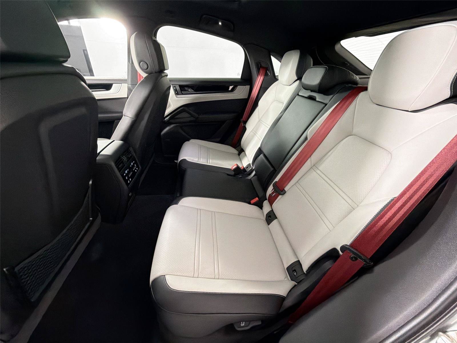 Certified 2026 Porsche Cayenne Coupe AWD/4WD image 26