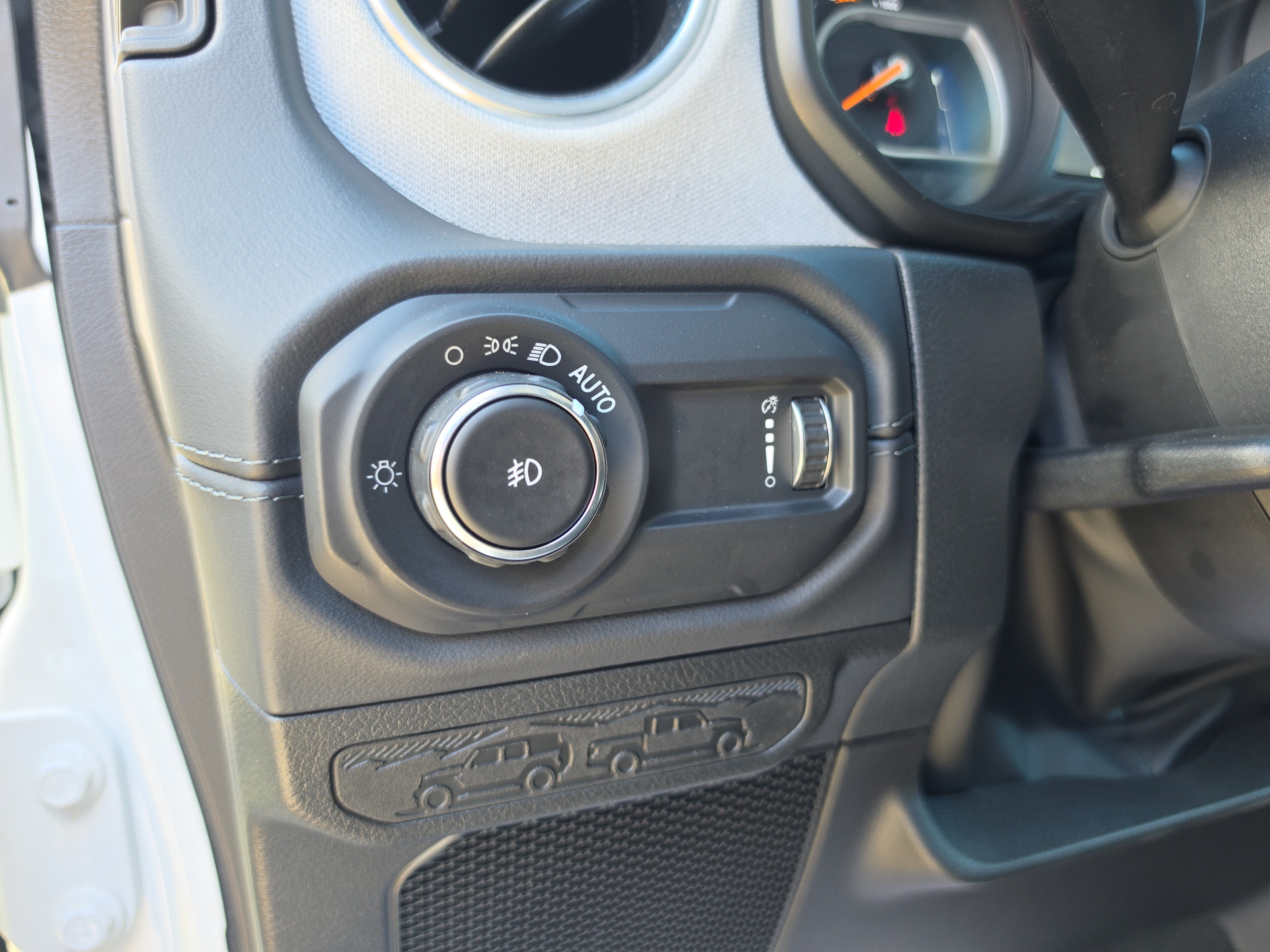 Used 2026 Jeep Wrangler Unlimited Sahara AWD/4WD image 19