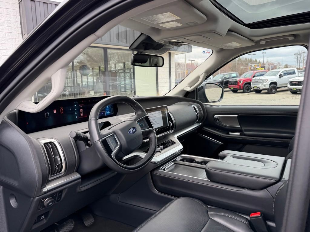 Used 2025 Ford Expedition Max Platinum AWD/4WD image 22