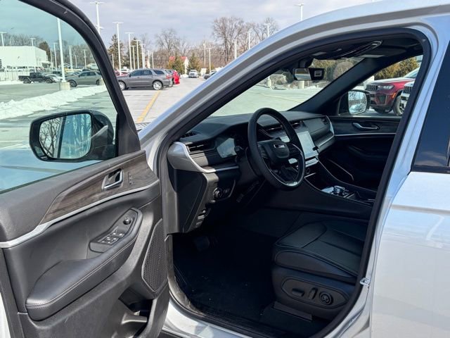 New 2026 Jeep Grand Cherokee Limited w/ Limited Altitude Package image 19