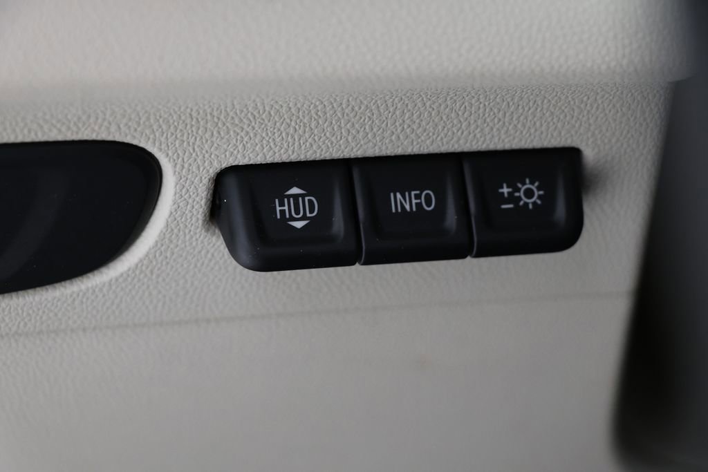 Used 2023 Buick Envision Avenir image 30