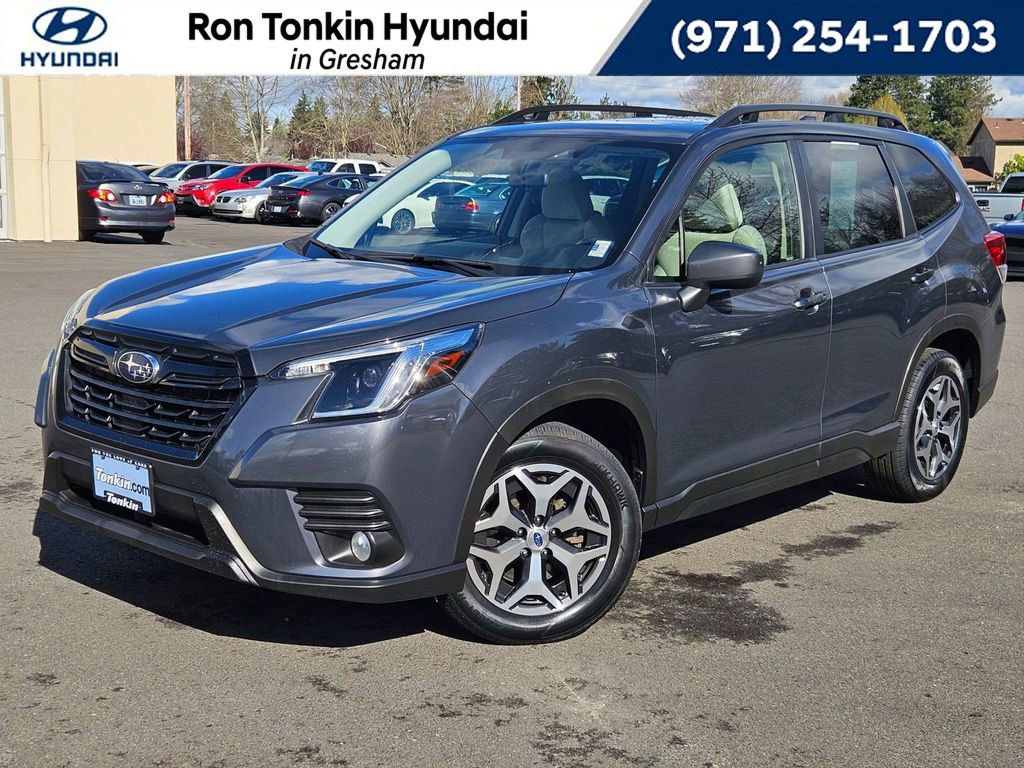 Used 2023 Subaru Forester Premium image 1