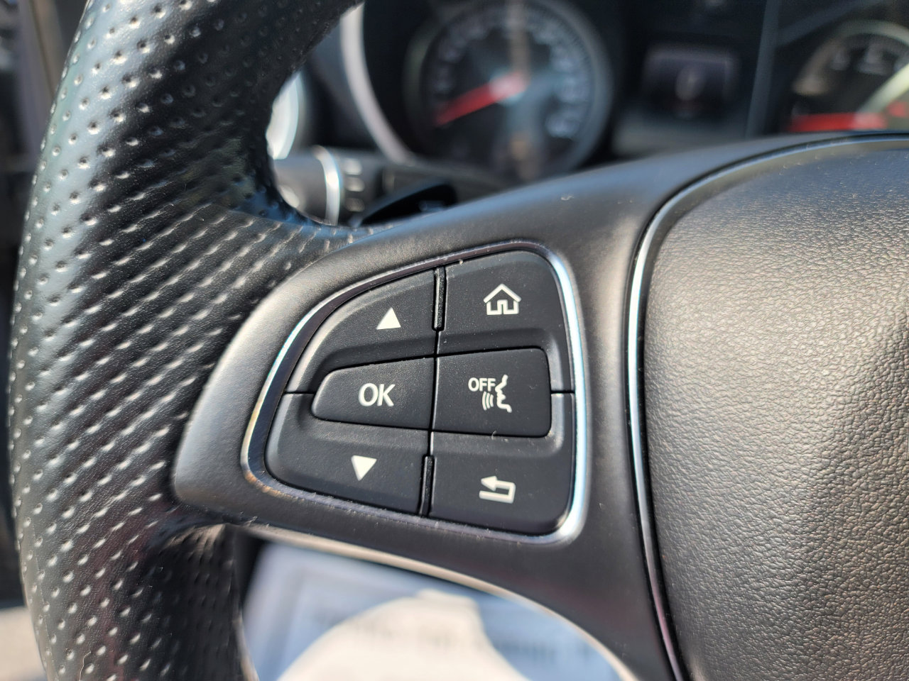 Used 2015 Mercedes-Benz C 300 4MATIC Sedan image 20
