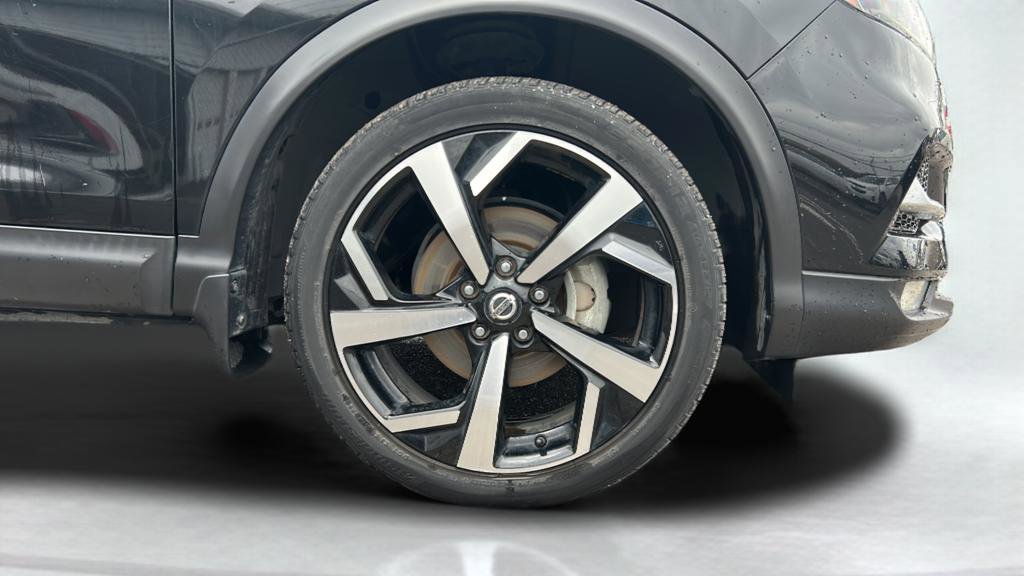 Used 2021 Nissan Rogue Sport SL w/ Premium Package image 32