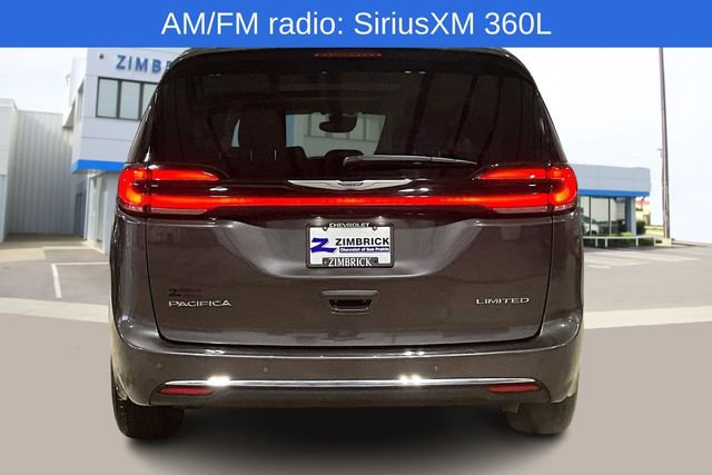 Used 2023 Chrysler Pacifica Limited image 9