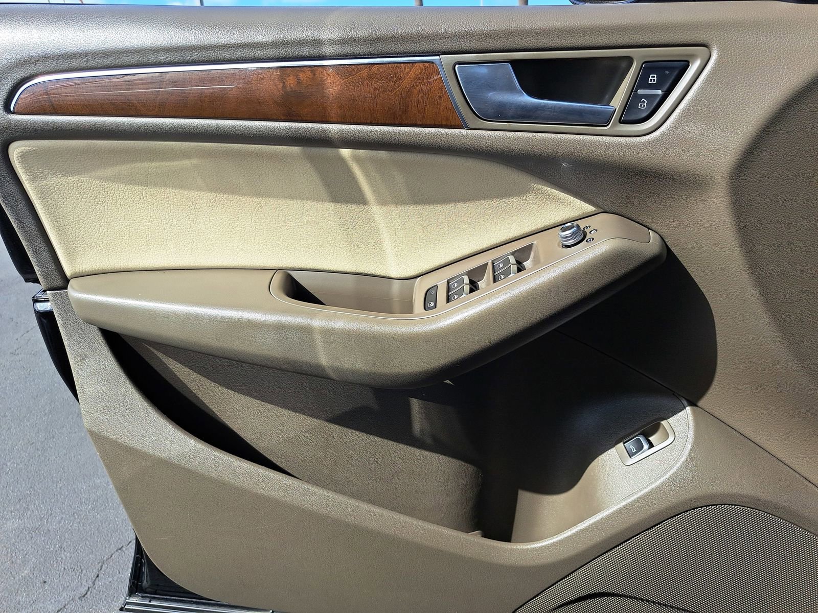 Used 2017 Audi Q5 2.0T Premium image 28