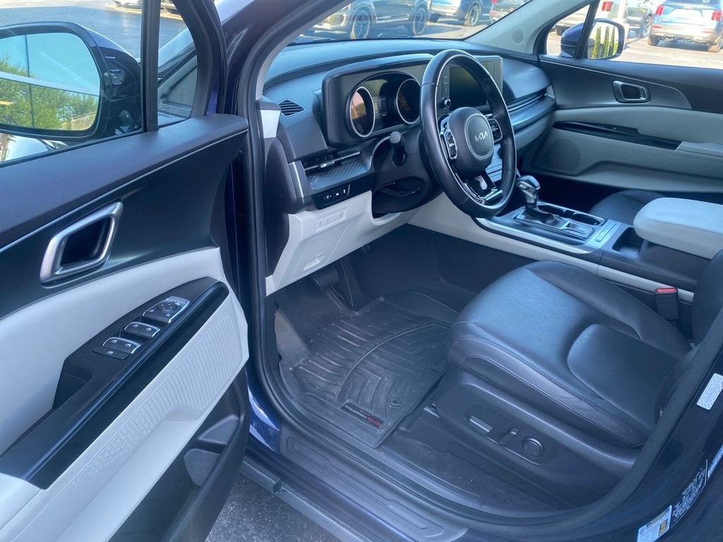 Used 2024 Kia Carnival LX FWD image 18