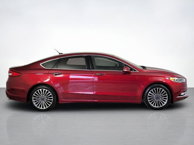 Used 2017 Ford Fusion SE w/ Fusion SE Technology Package FWD image 2