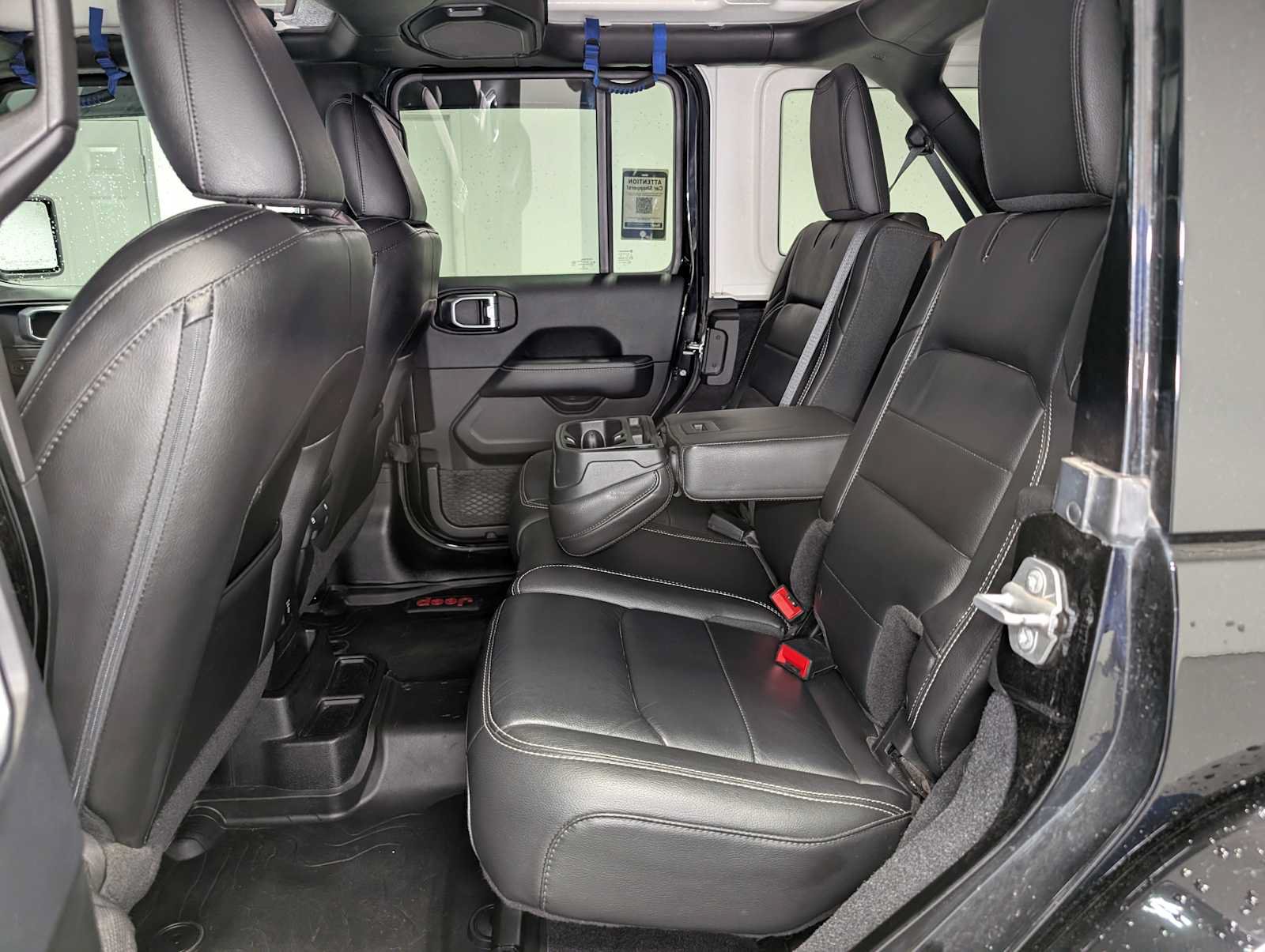 Used 2018 Jeep Wrangler Unlimited Sahara AWD/4WD image 22