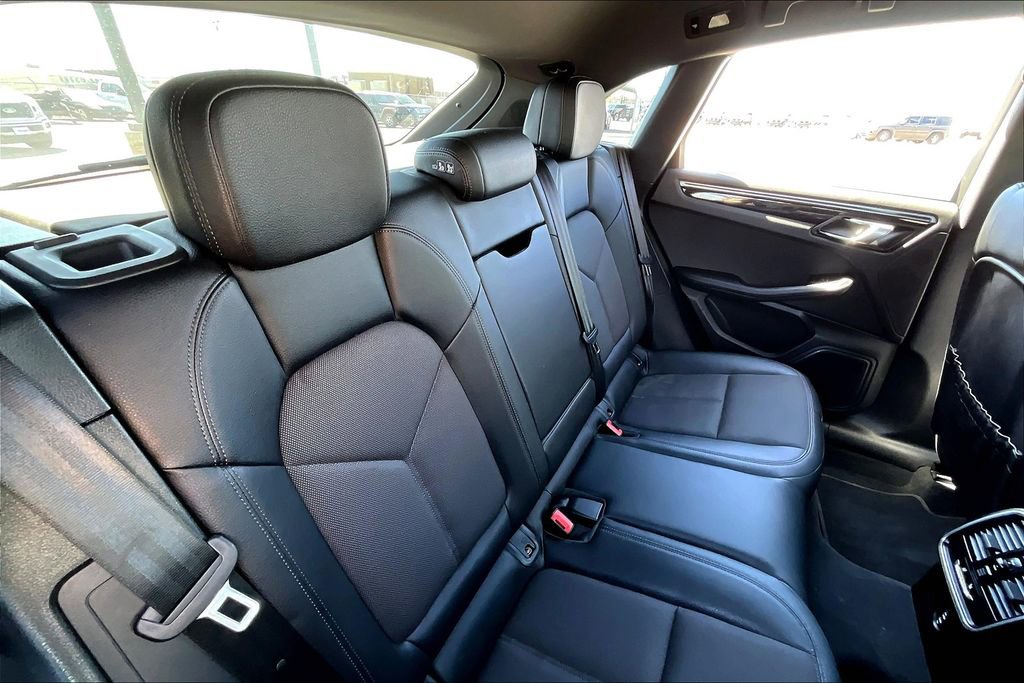 Used 2022 Porsche Macan image 39