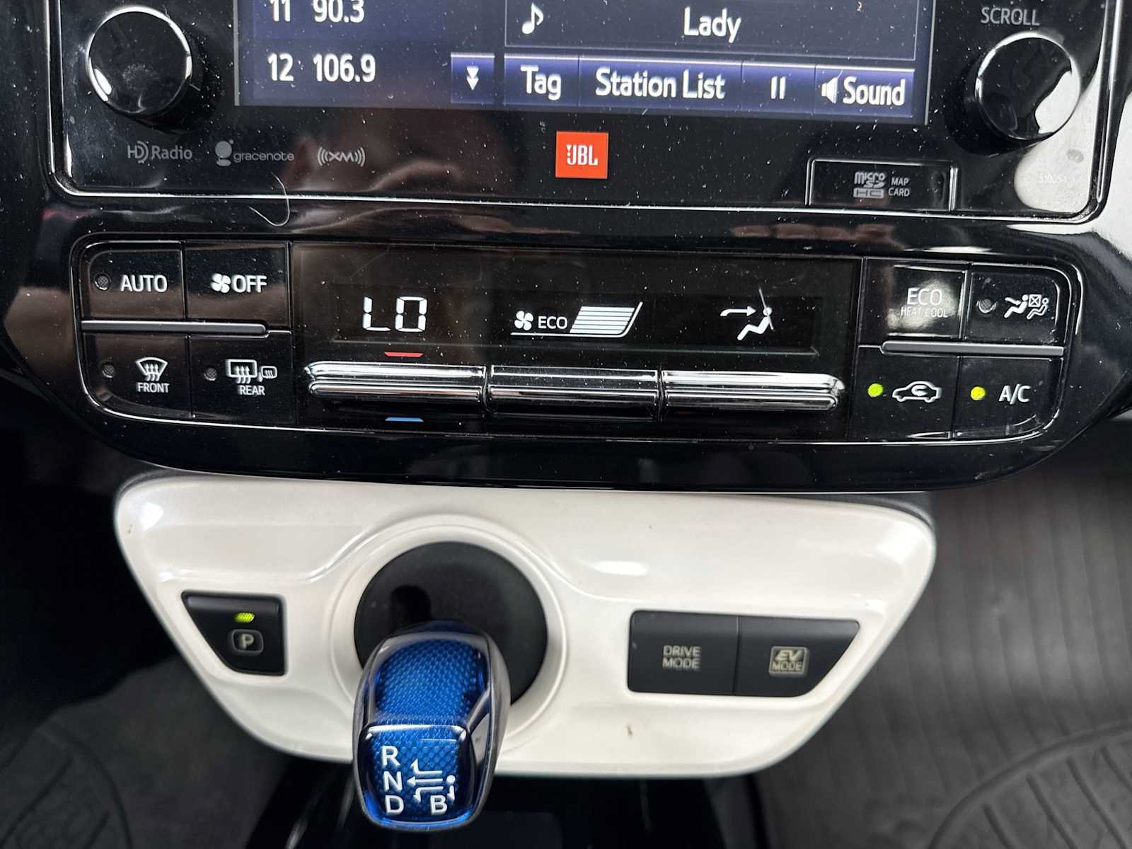 Used 2017 Toyota Prius Four Touring w/ Premium Convenience Package FWD image 19