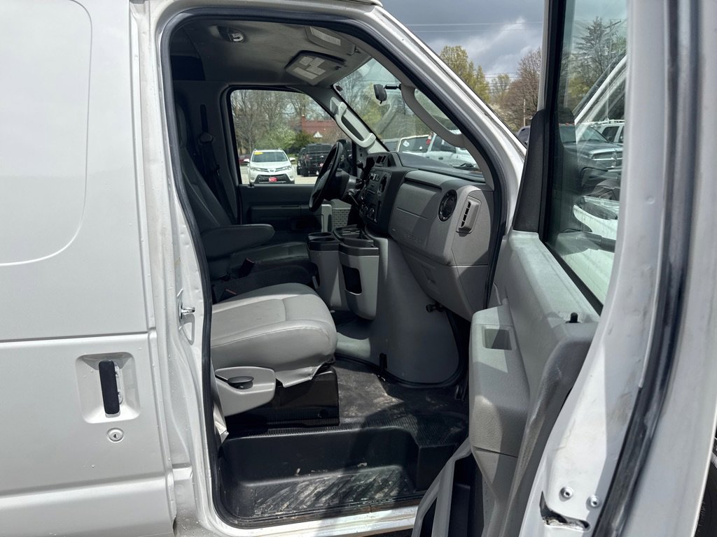 Used 2013 Ford E-250 and Econoline 250 image 10