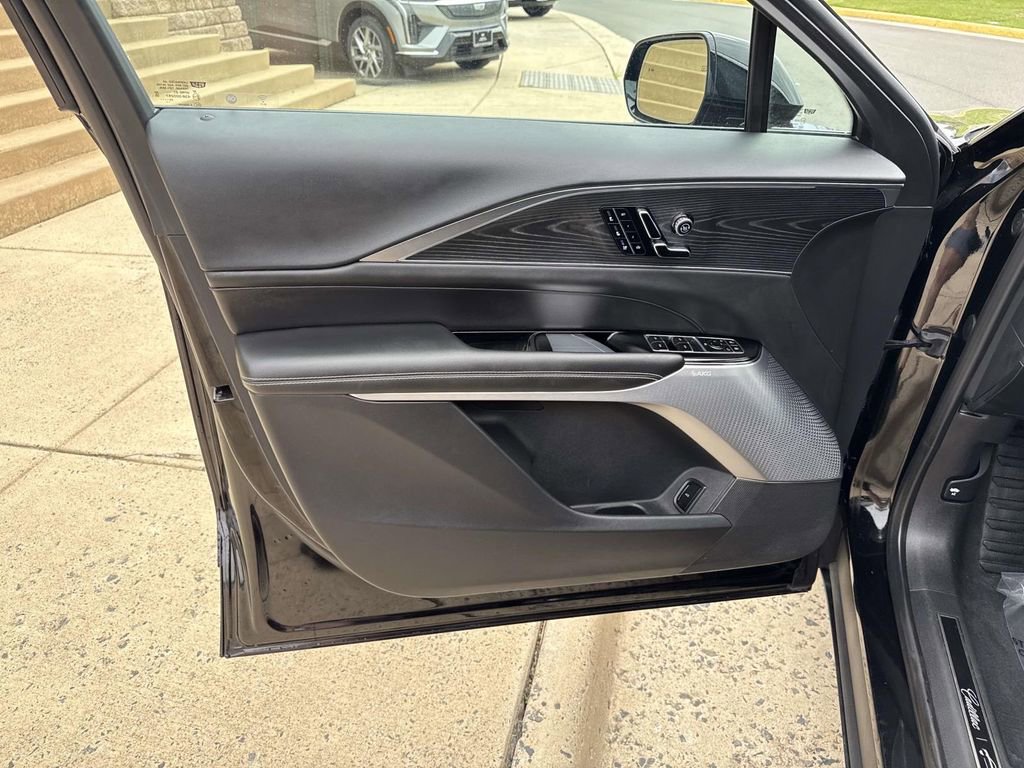 Used 2025 Cadillac Lyriq Luxury w/ LPO, Floor Liner Package image 29