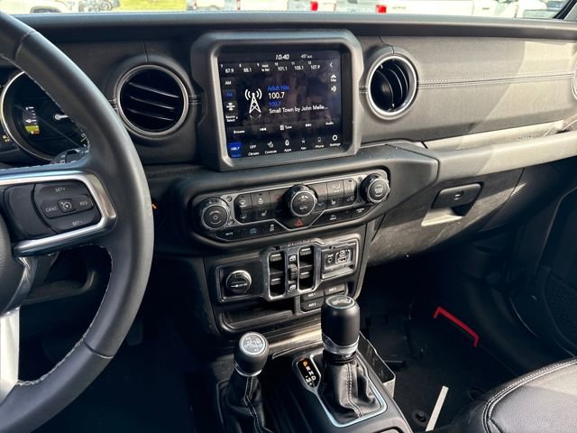 Used 2023 Jeep Wrangler Unlimited Sahara w/ Cold Weather Group image 27