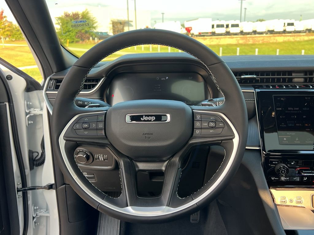 New 2025 Jeep Grand Cherokee Laredo X w/ Luxury Tech Group I image 31