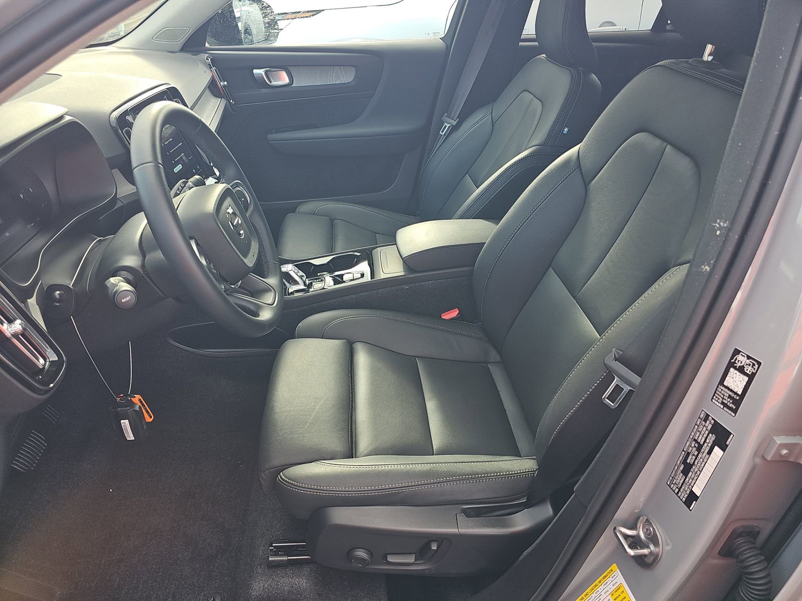 Used 2026 Volvo XC40 B5 Plus AWD/4WD image 13