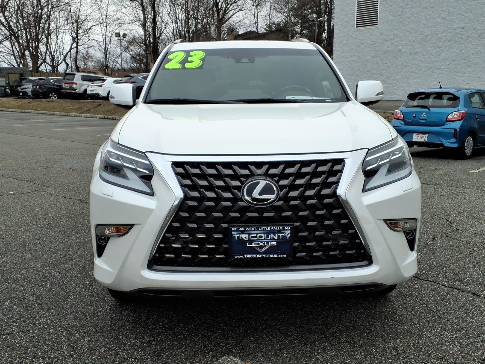 Used 2023 Lexus GX 460 Premium w/ Premium Package image 2
