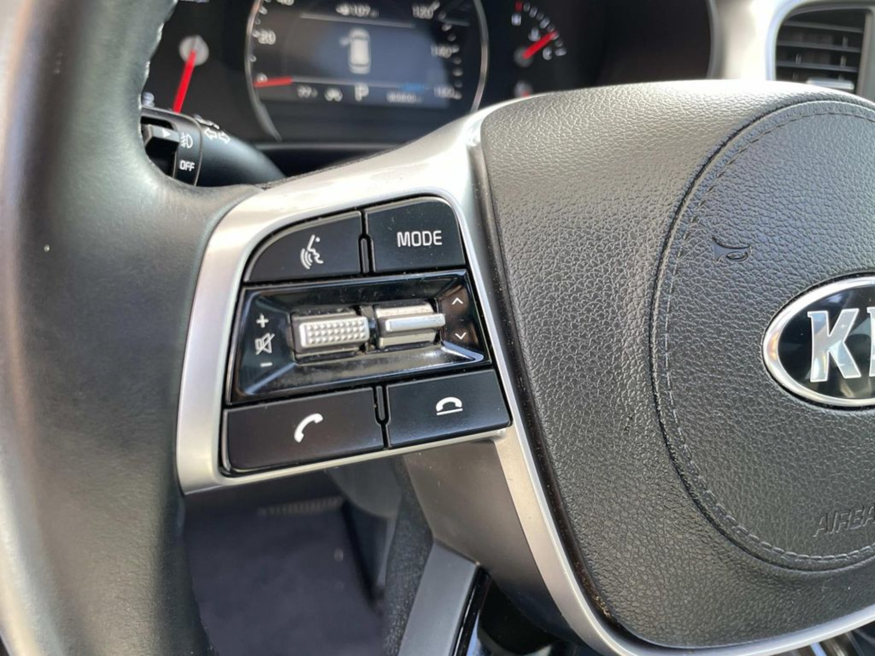 Used 2020 Kia Sorento EX FWD image 25