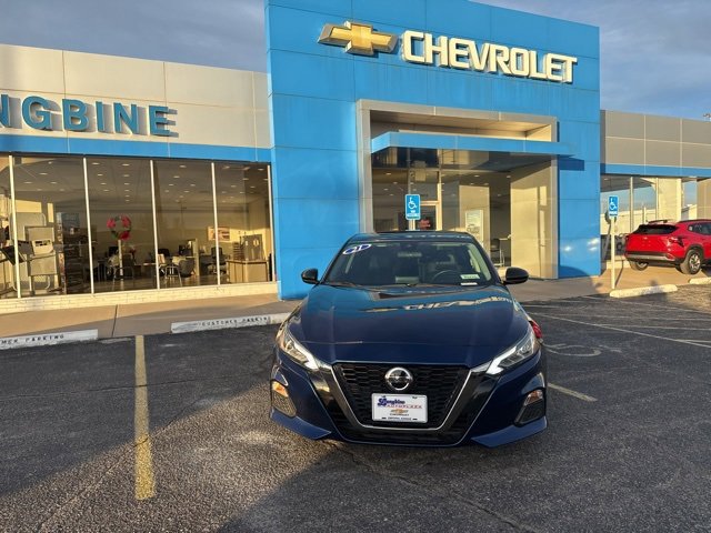 Used 2021 Nissan Altima 2.5 SR image 2